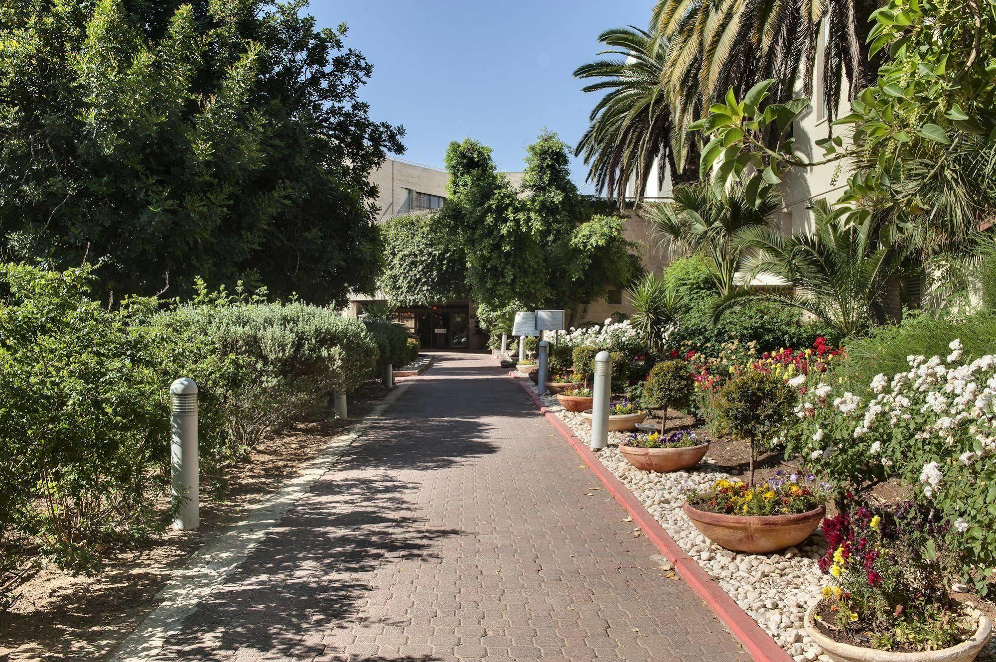 Hotel Ramat Rachel 4*